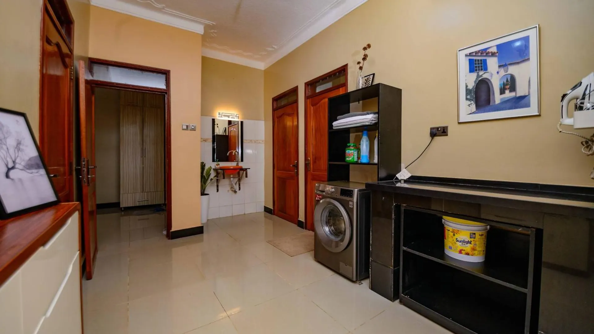 PNG Guest house Kitende Kampala Ouganda